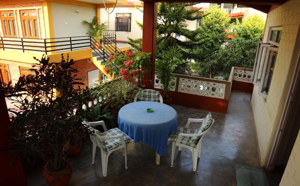 New Tourist Guest House โพคารา ภายนอก รูปภาพ