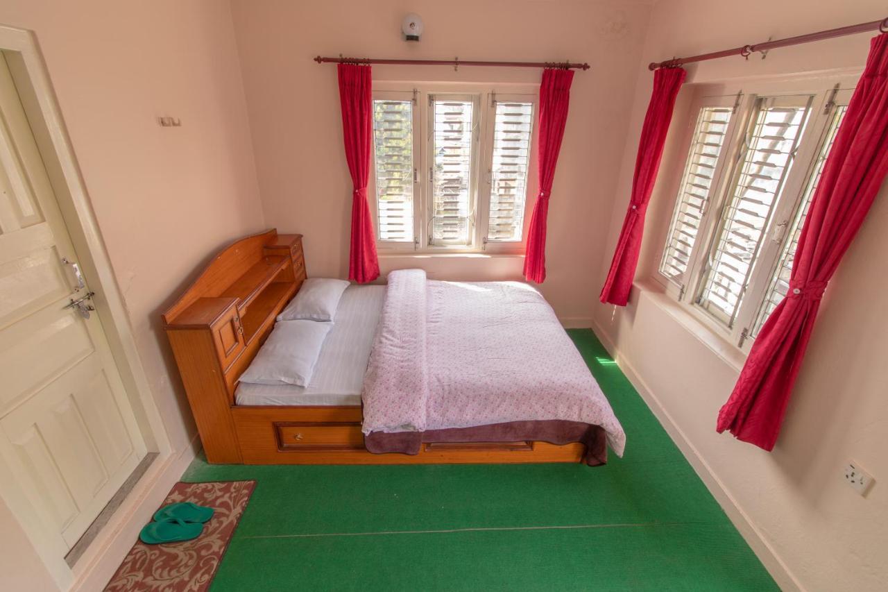 New Tourist Guest House โพคารา ภายนอก รูปภาพ
